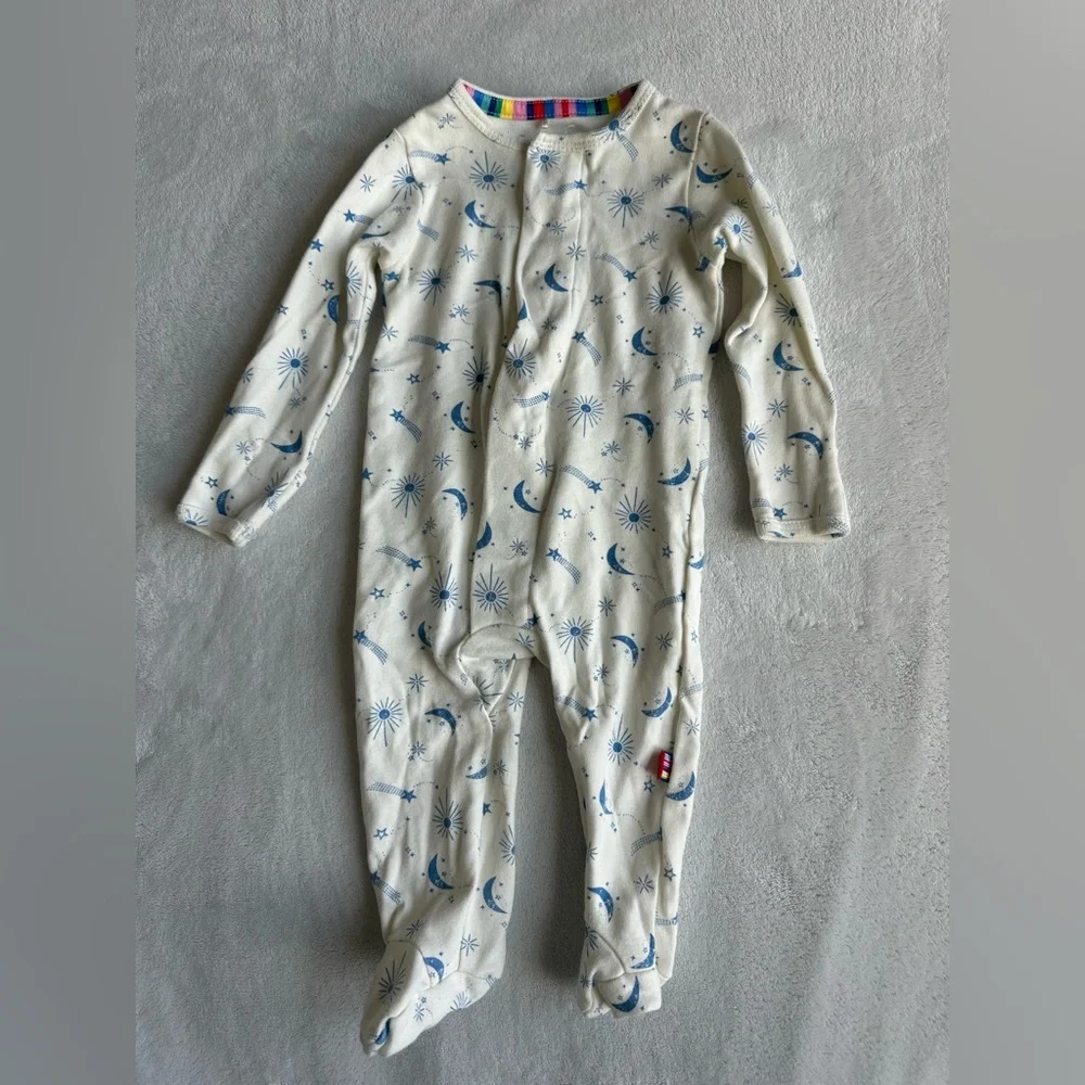 MagneticMe Organic Cotton Footie - 3-6M - Blue Stars - Picture 3 of 5
